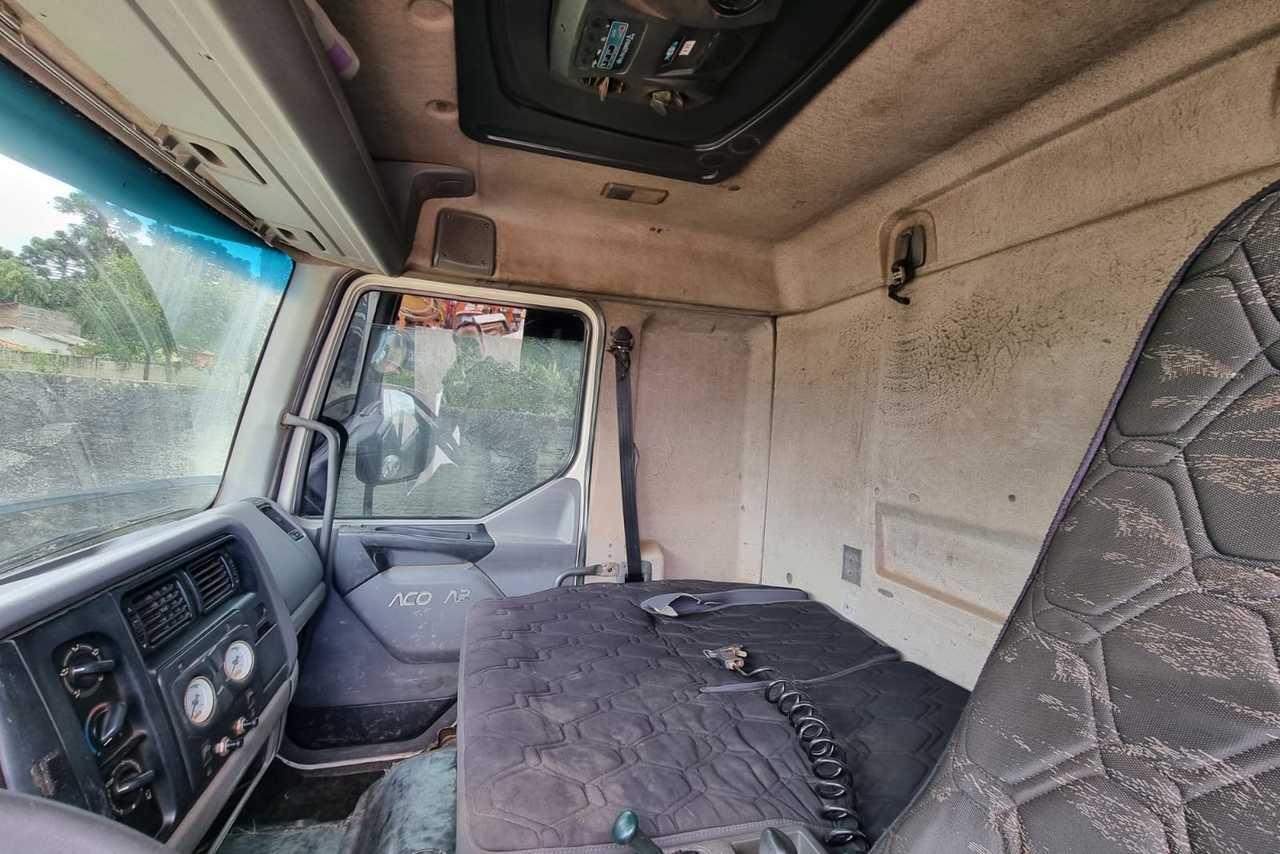 Volvo VM310 - 06/06 11