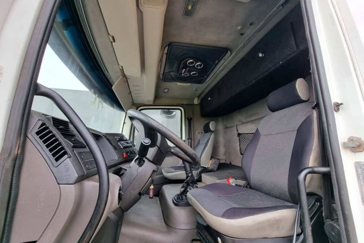 Volkswagen 24-280 E Constellation 6x2 - 14/14 2