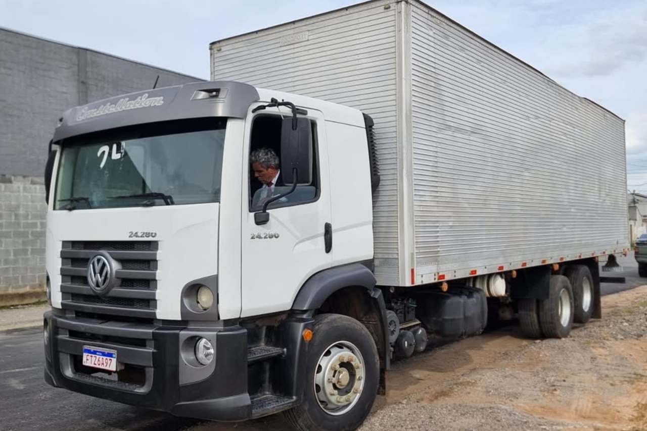 Volkswagen 24-280 E Constellation 6x2 - 14/14 4