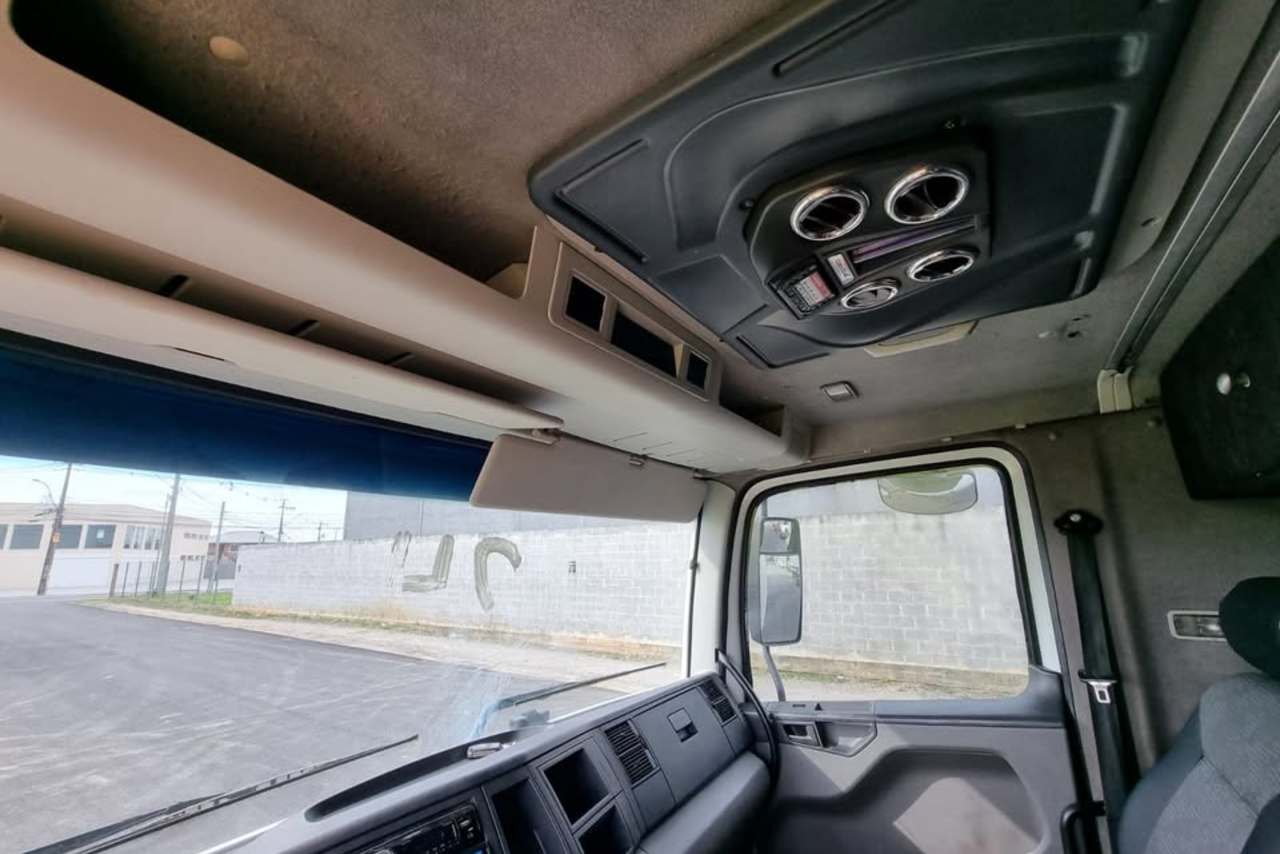 Volkswagen 24-280 E Constellation 6x2 - 14/14 8