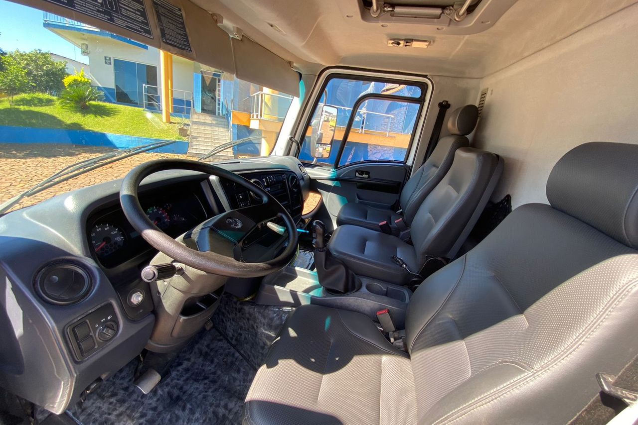 Ford Cargo1317 - 11/12 17