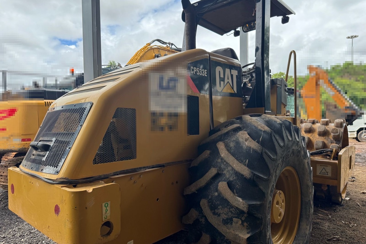Caterpillar CP533E - 13/13 3