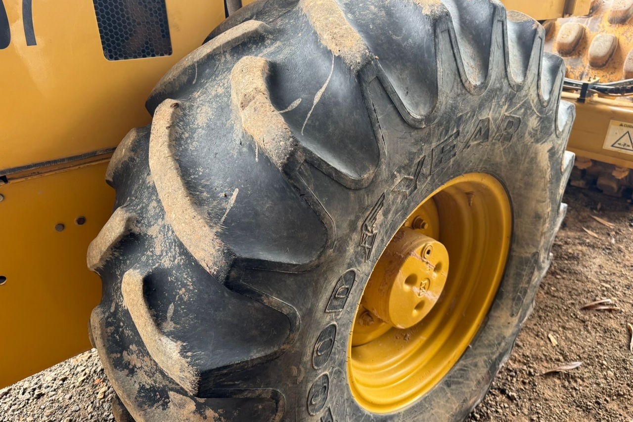Caterpillar CP533E - 13/13 10