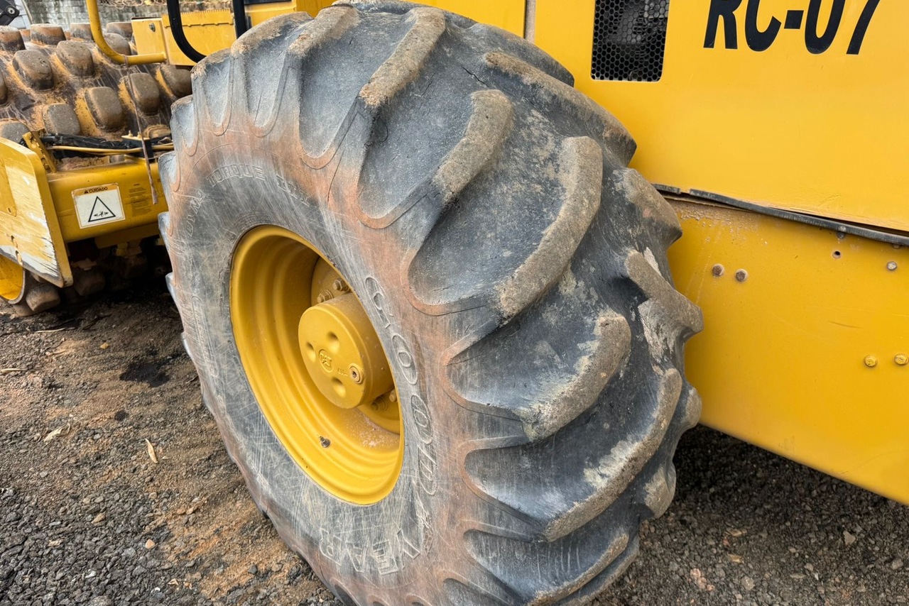 Caterpillar CP533E - 13/13 12