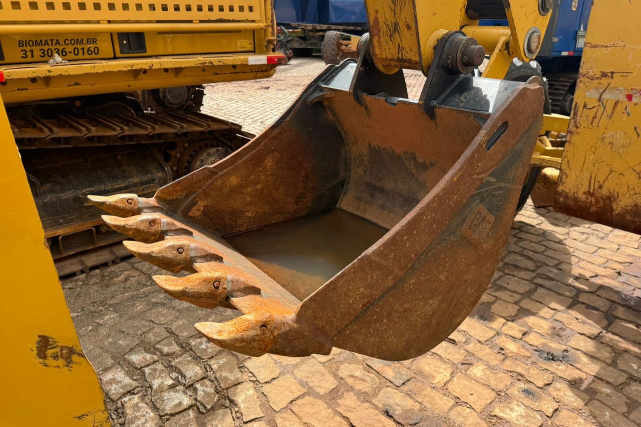 Caterpillar 416F2 - 19/19 4