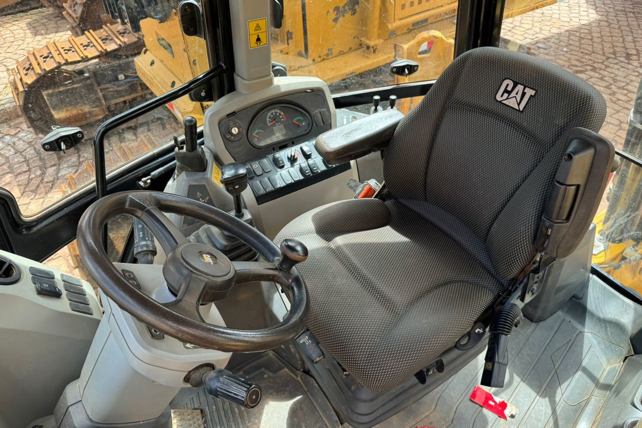 Caterpillar 416F2 - 19/19 7