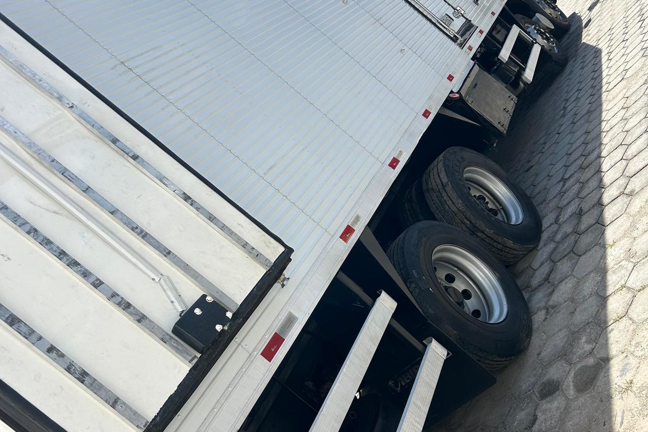 Volkswagen 24-280 E Constellation 6x2 - 15/16 4