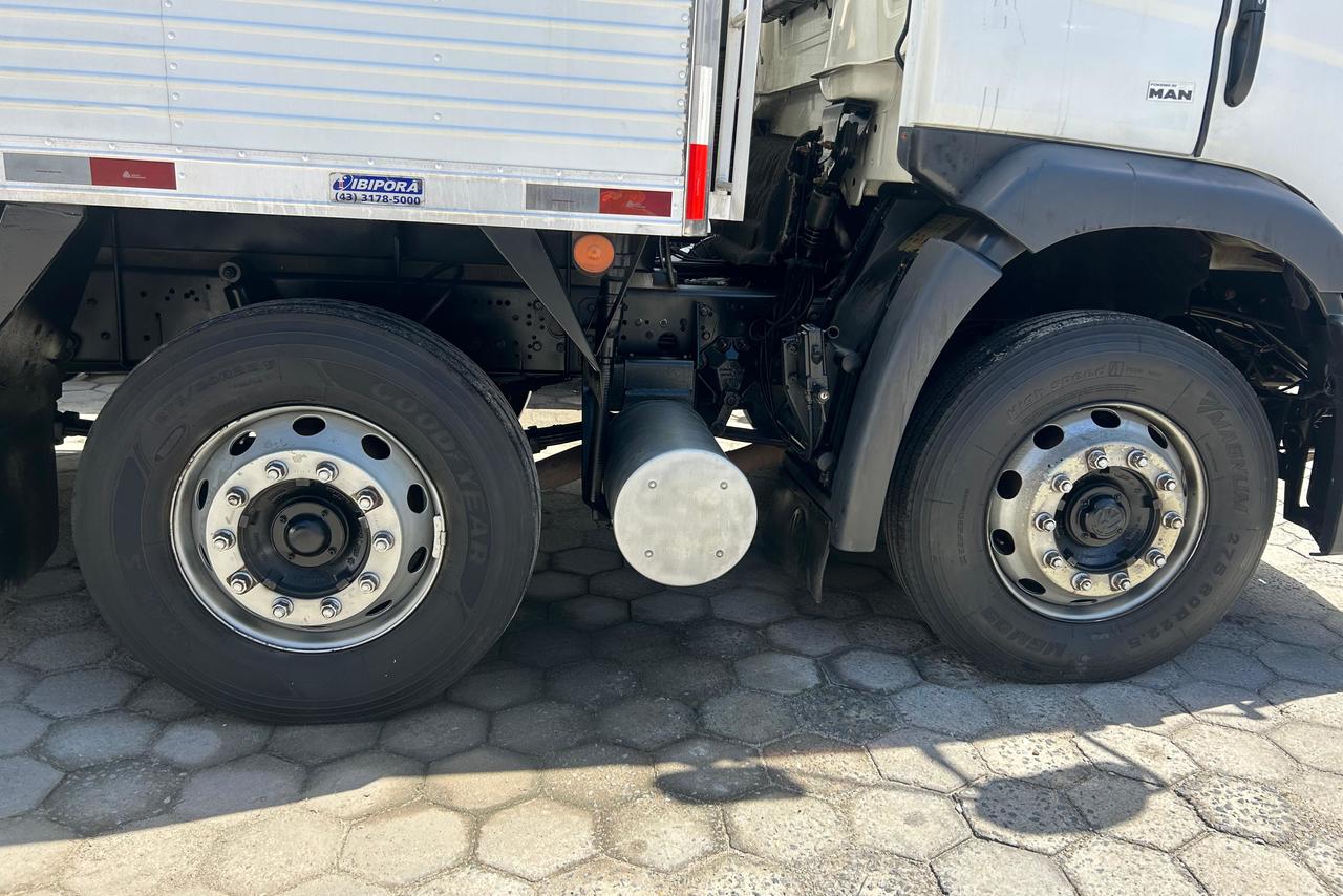 Volkswagen 24-280 E Constellation 6x2 - 15/16 12