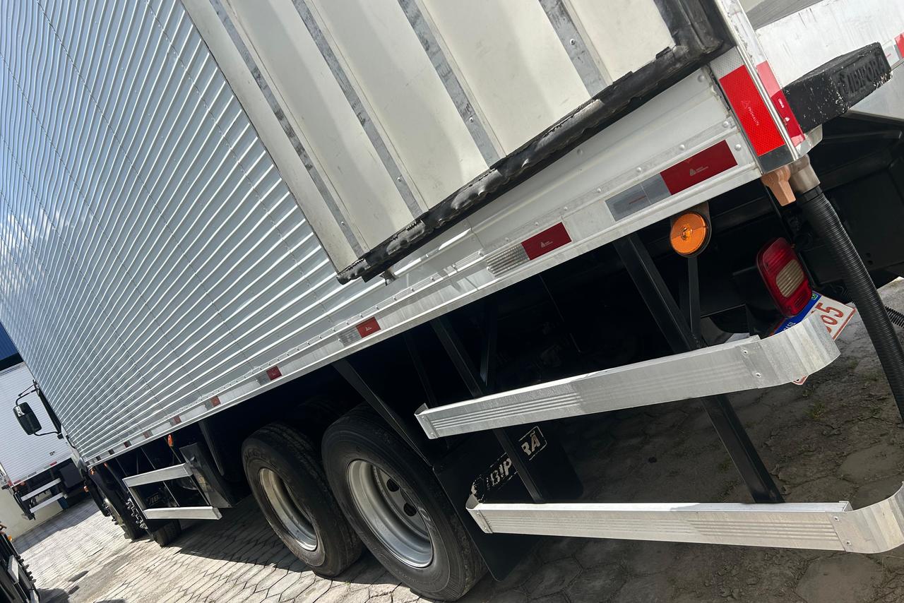 Volkswagen 24-280 E Constellation 6x2 - 15/16 13