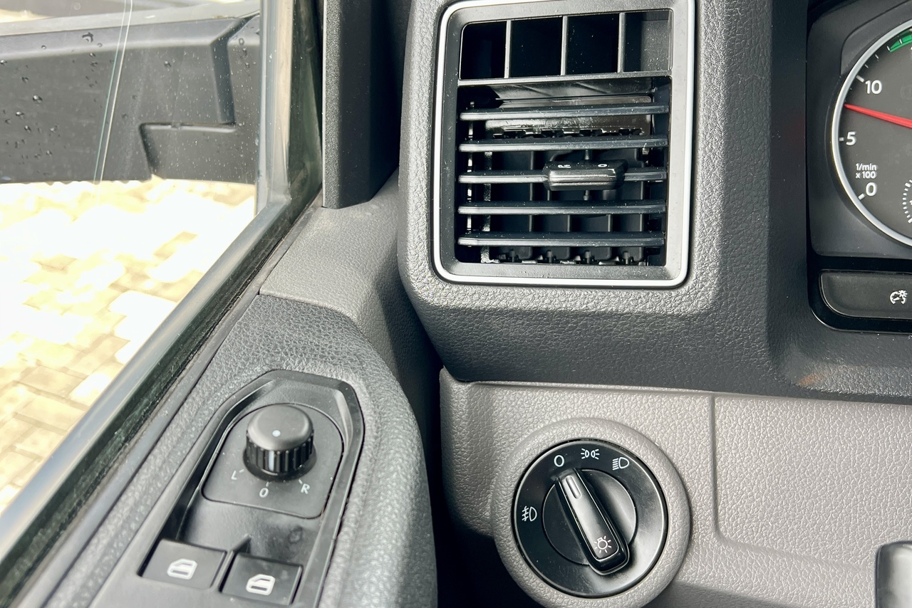 Volkswagen 11-180 Delivery  - 21/22 14