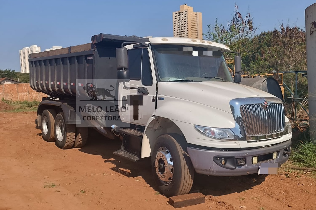 International 4400 - 12/13 3
