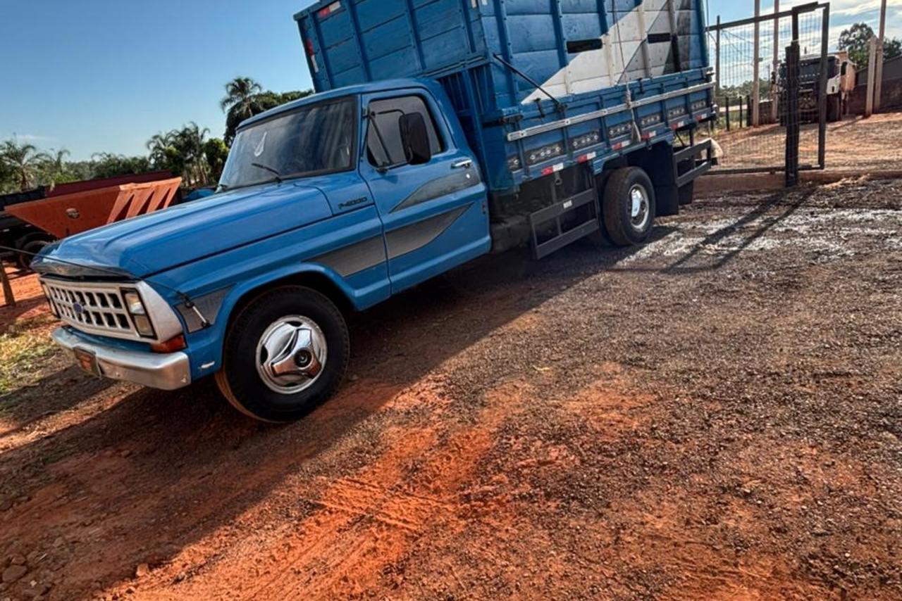 Ford F4000 - 78/78 2