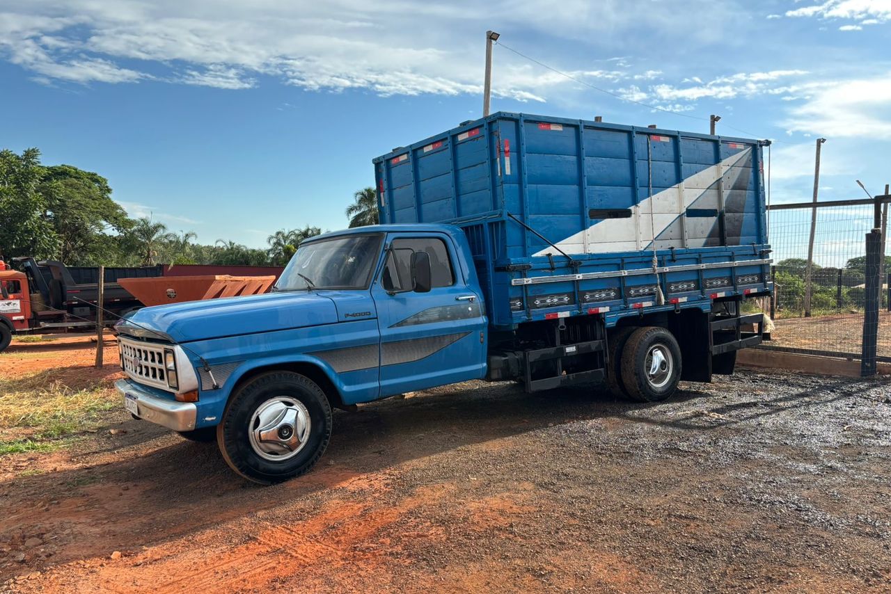 Ford F4000 - 78/78 5