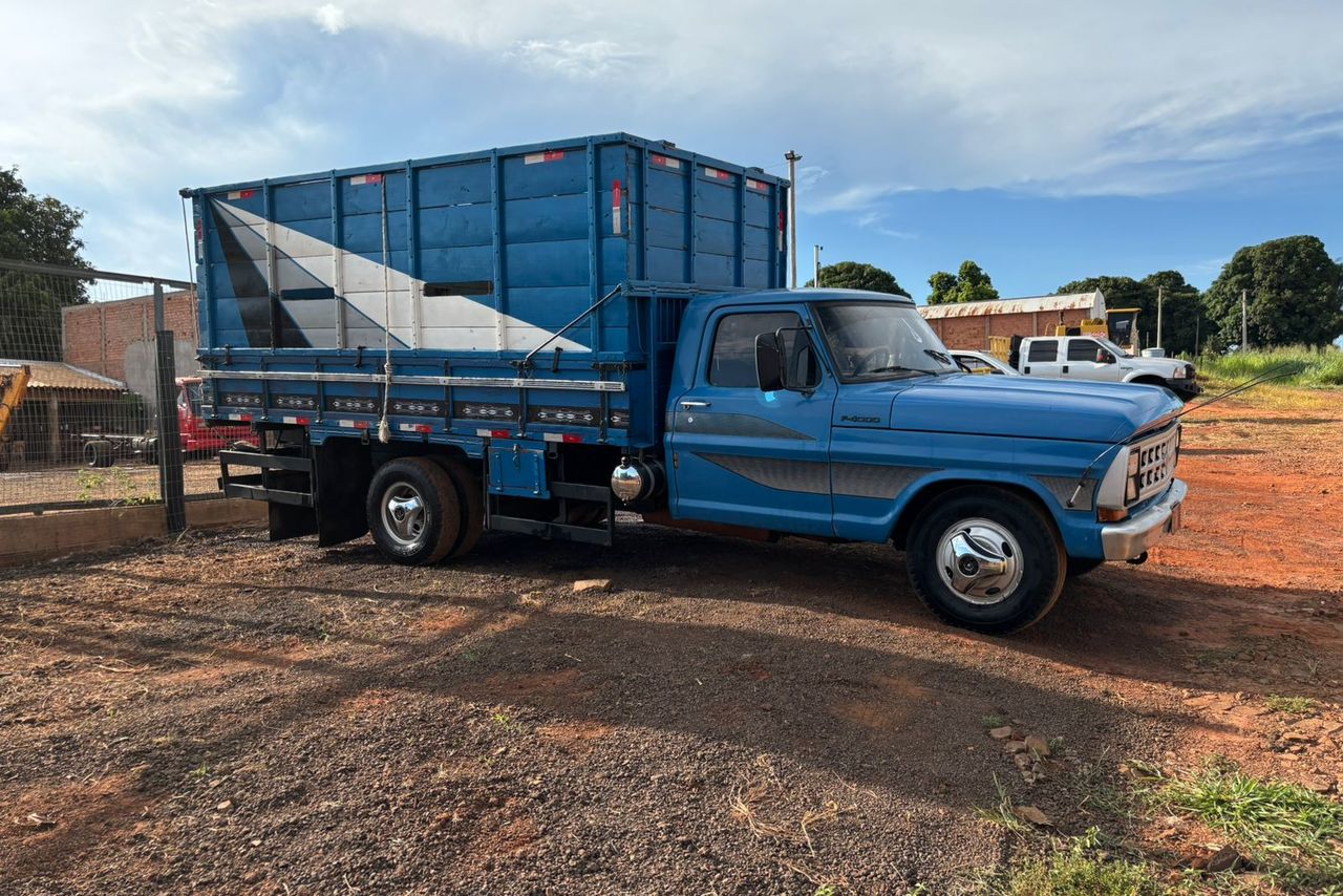 Ford F4000 - 78/78 6