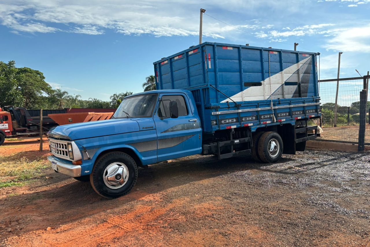 Ford F4000 - 78/78 10