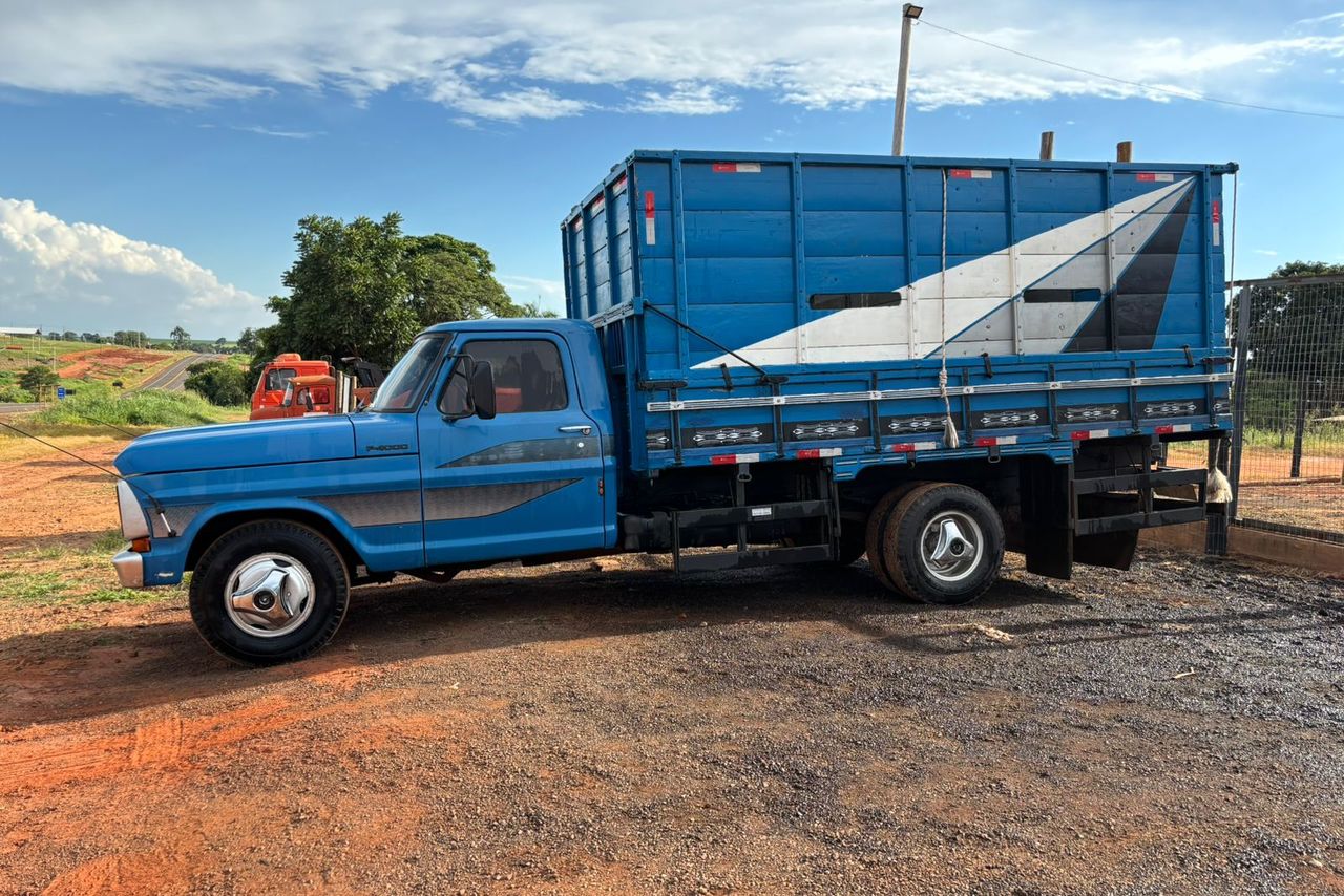Ford F4000 - 78/78 11
