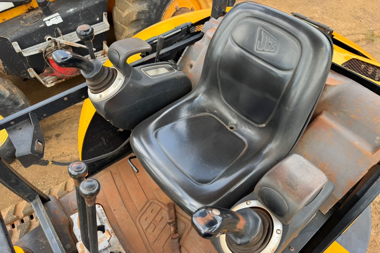JCB 8026 - 17/17 7