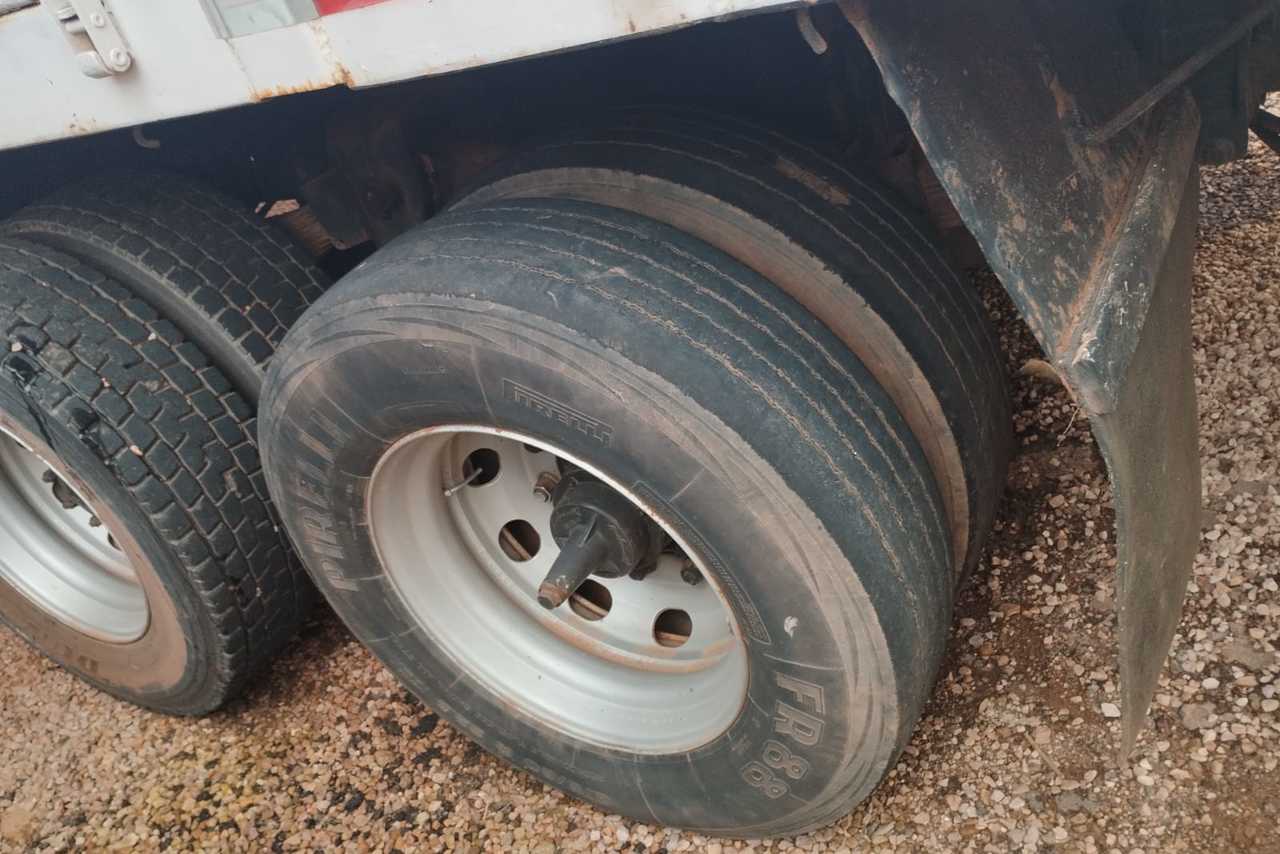 Volkswagen 24-250 E Constellation 3-Eixos - 10/11 3