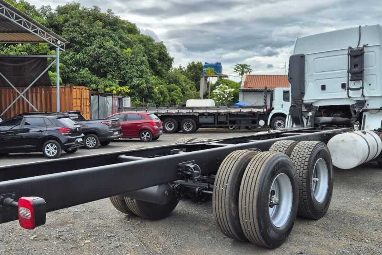 Volkswagen 19-320 Titan - 08/09 2