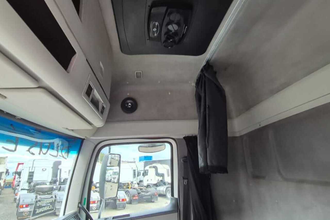 Volkswagen 19-320 Titan - 08/09 16