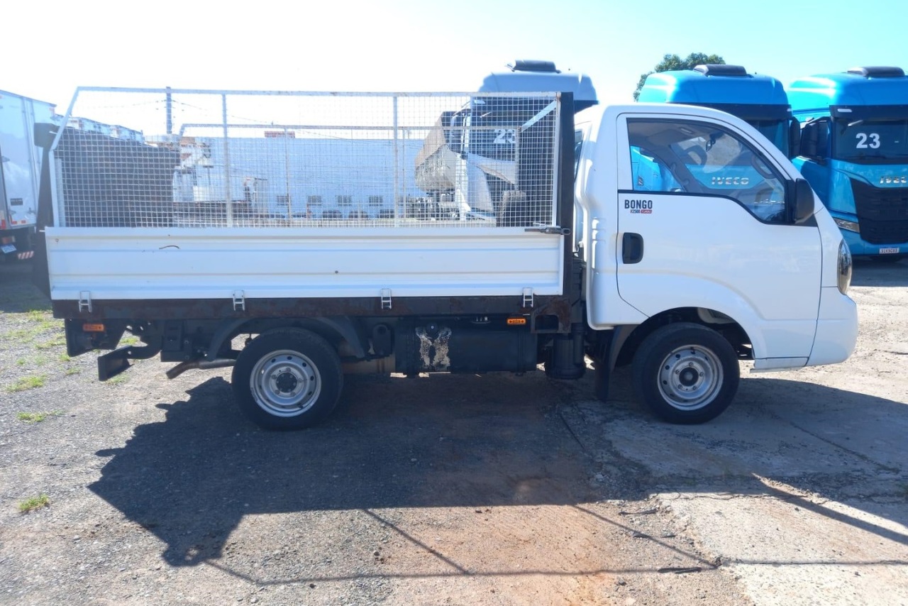 KIA UK 2500 - 19/20 9