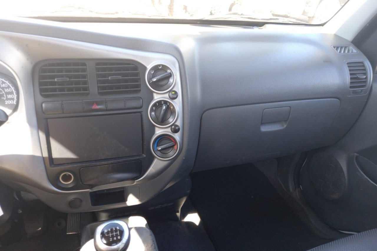 KIA UK 2500 - 19/20 14