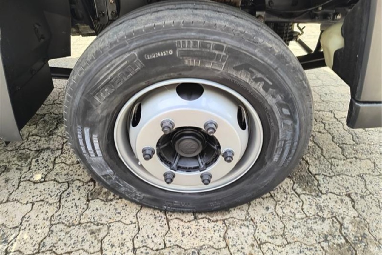 Volkswagen 11-180 Delivery  - 21/22 17