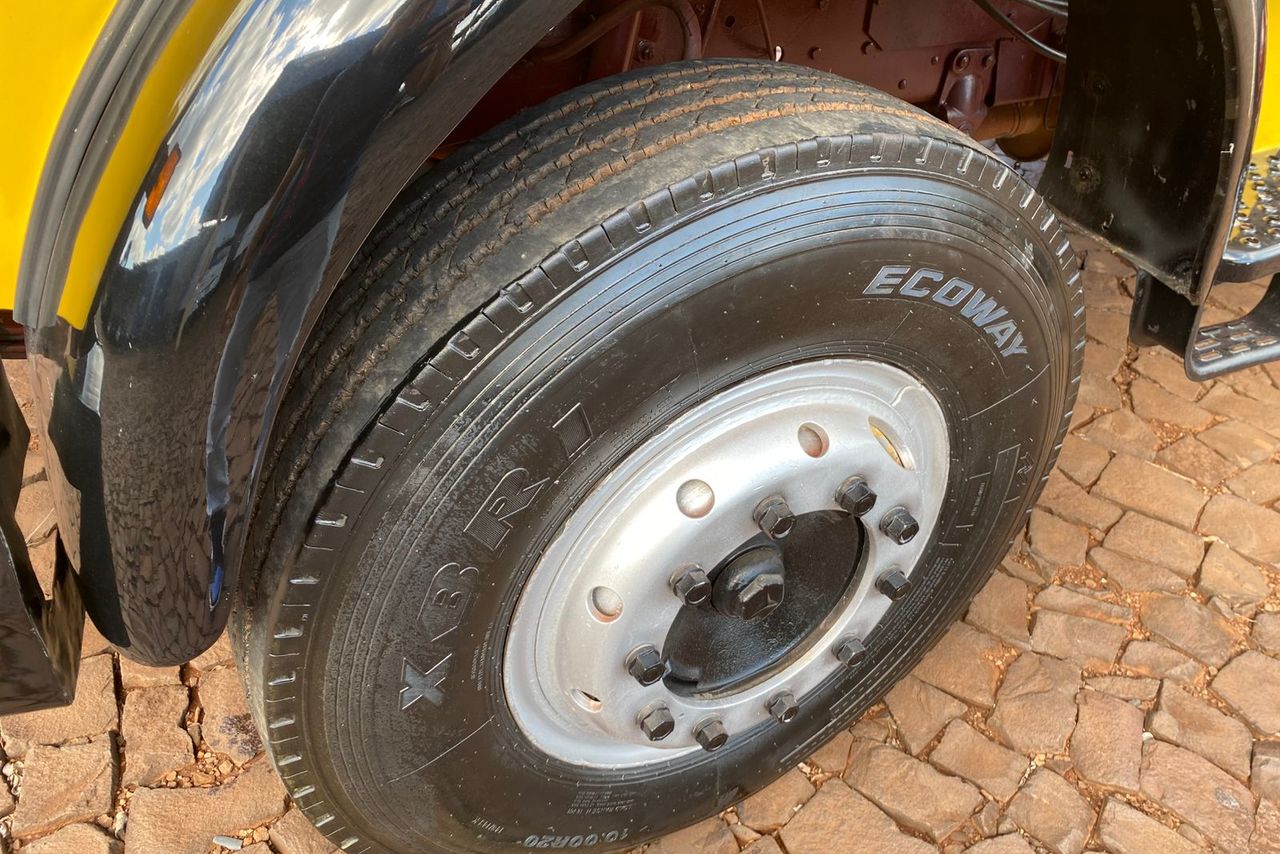 Mercedes Benz MB 1516 - 85/85 9