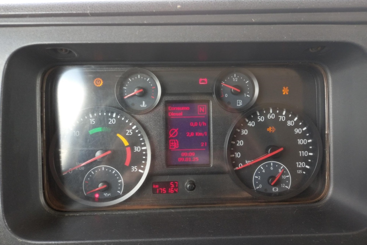 Volkswagen 24-280 E Constellation 6x2 - 19/20 18