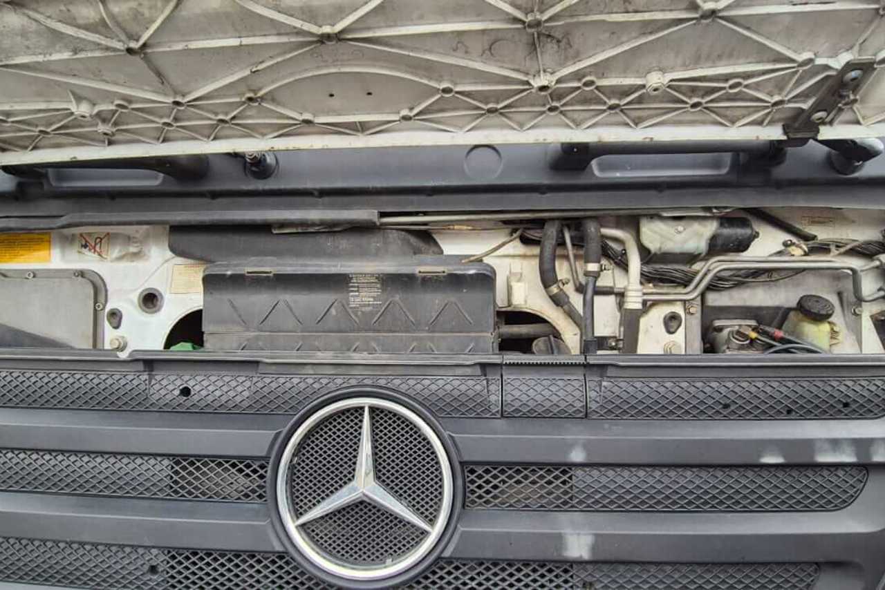Mercedes Benz Axor 1933 - 09/09 7