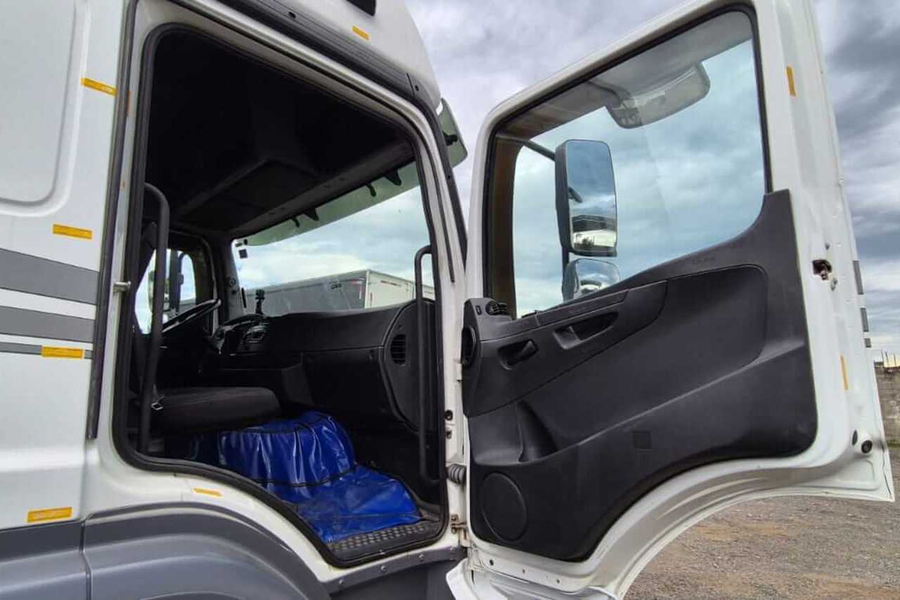 Mercedes Benz Axor 1933 - 18/19 9