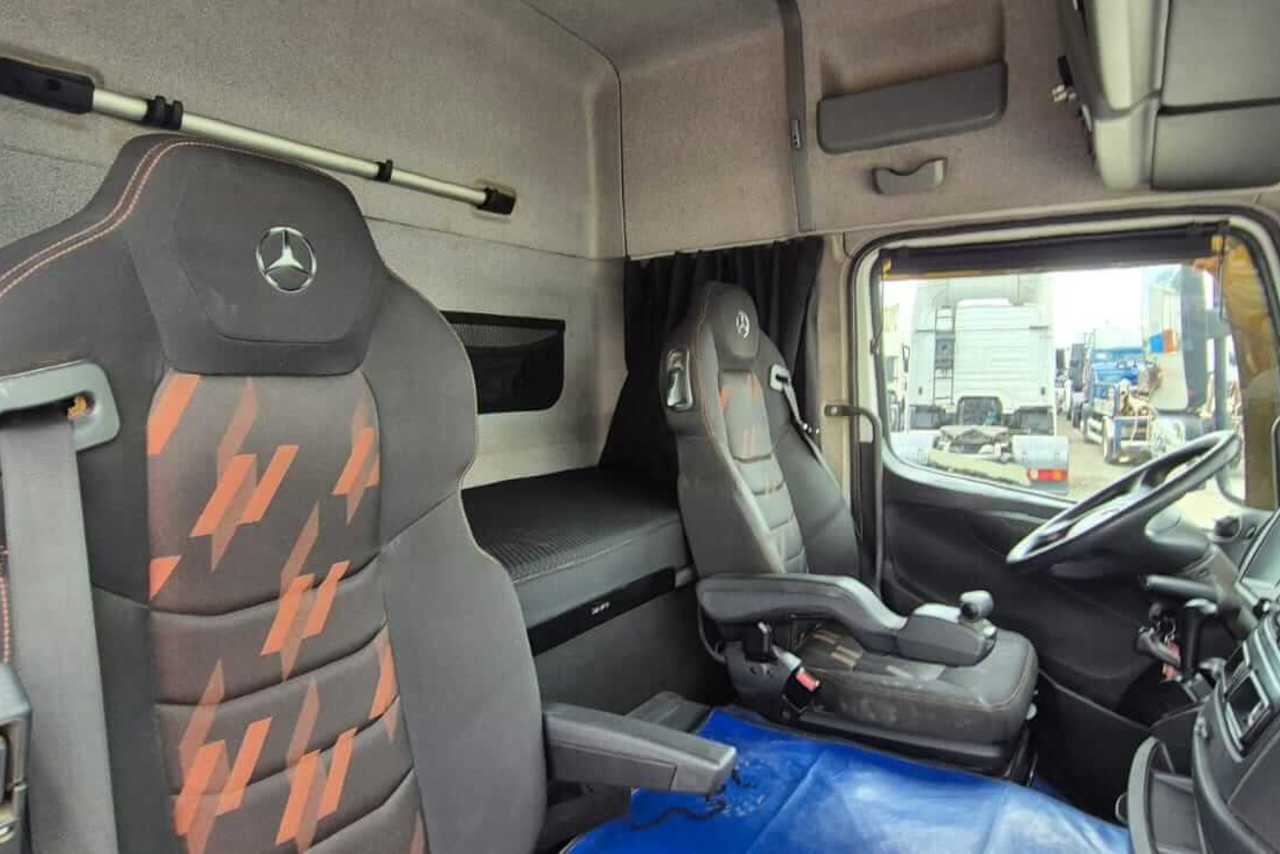 Mercedes Benz Axor 1933 - 18/19 17