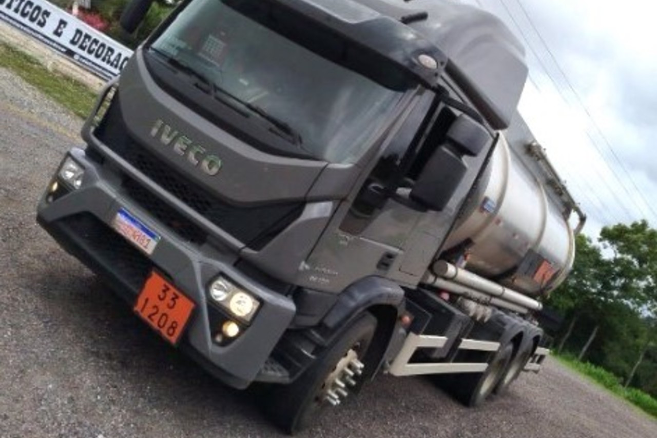 Volvo VM330 - 20/20 10