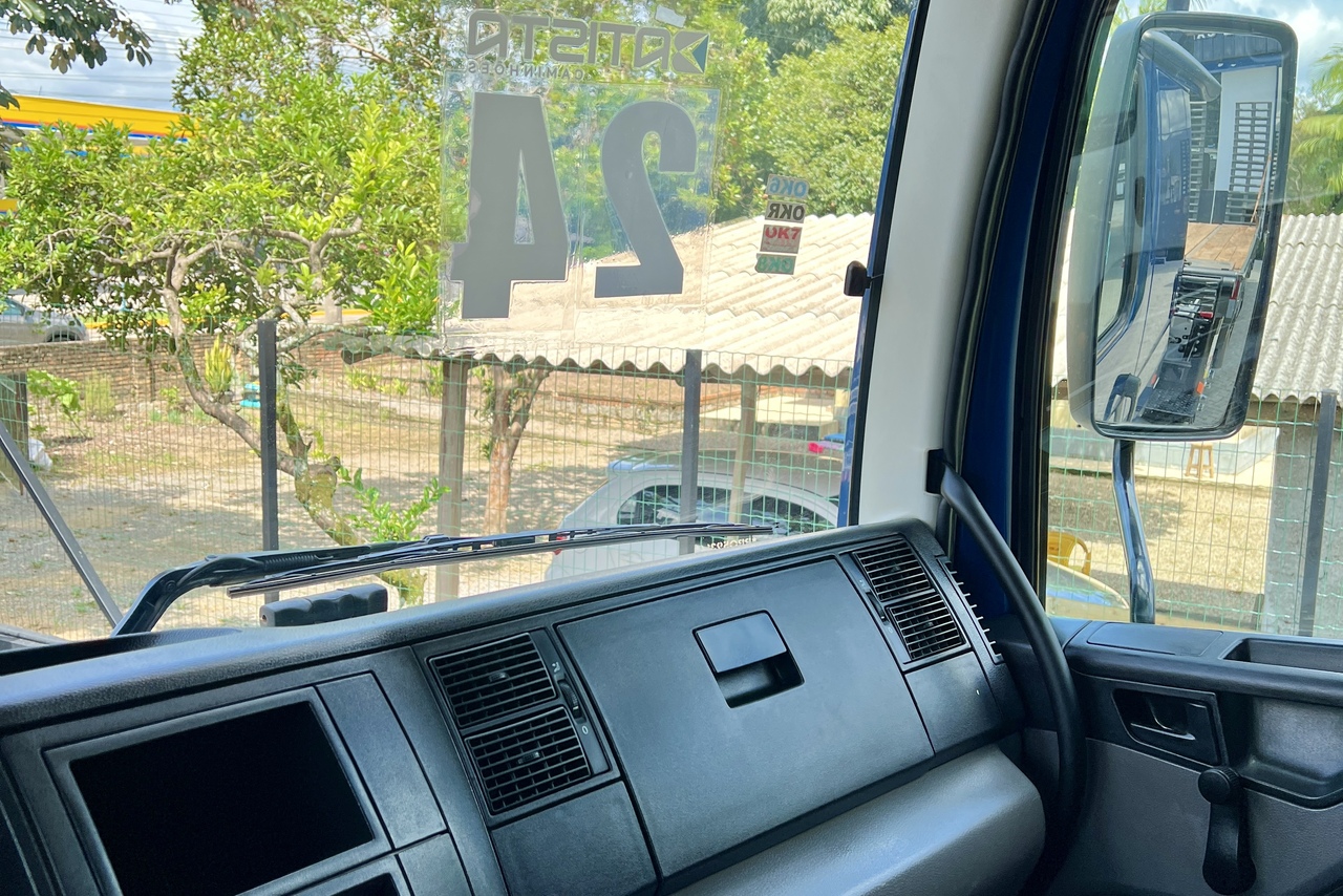 Volkswagen 26-260 - 23/24 18