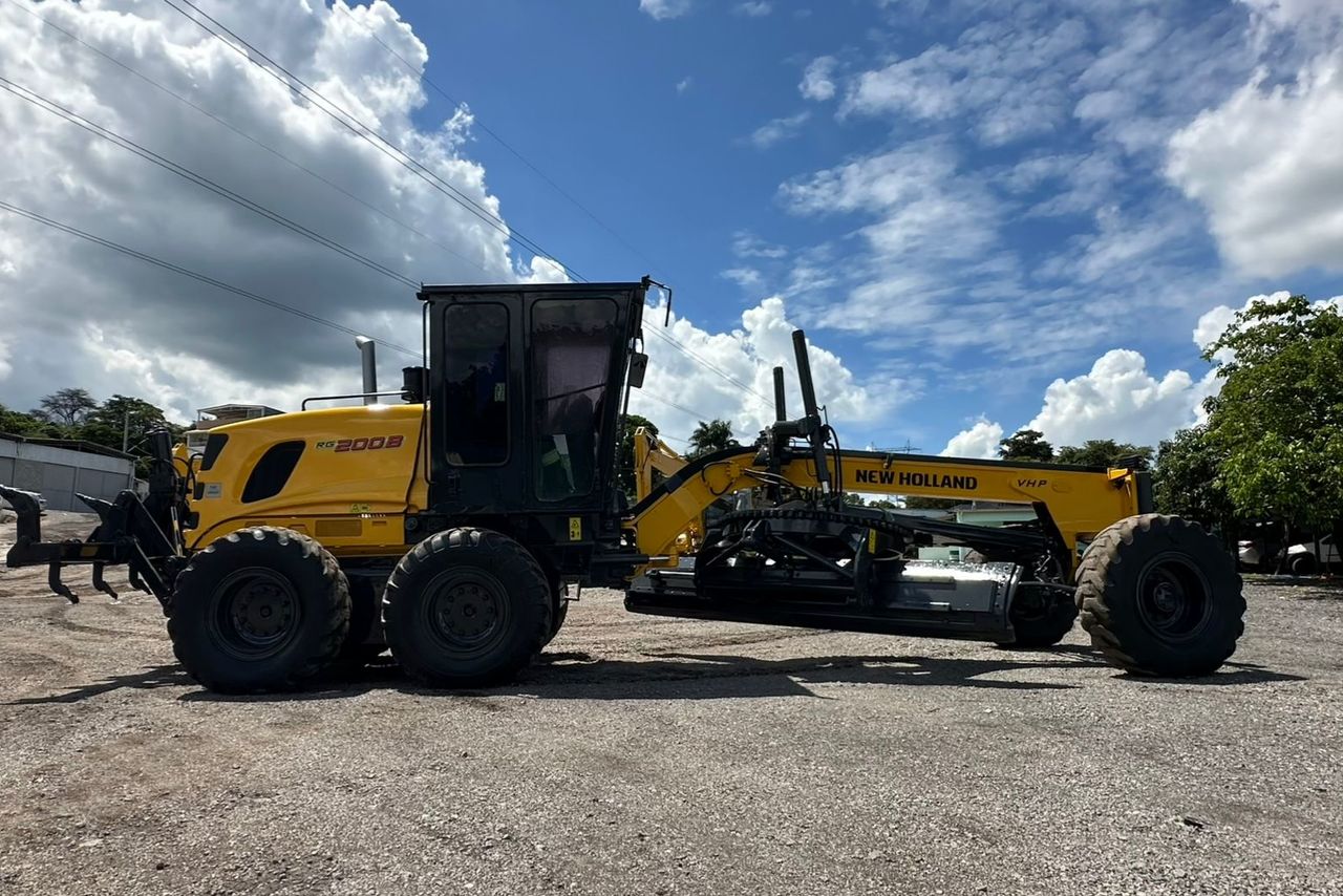 New Holland FG170B - 09/09 4