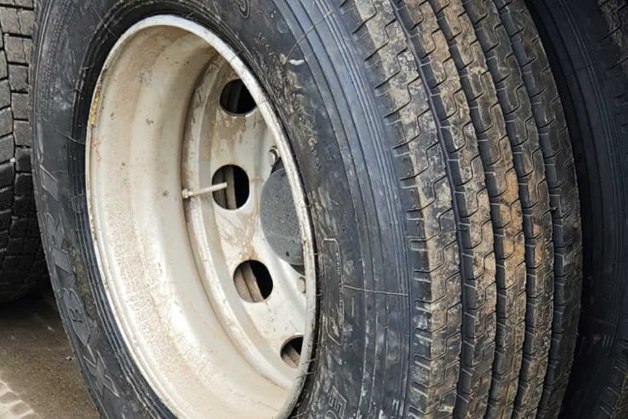 Volkswagen 24 330 - 15/15 5