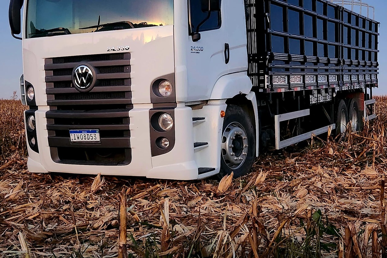 Volkswagen 24 330 - 15/15 10