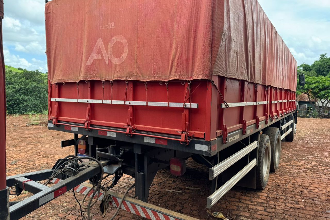 Volkswagen 31-330 E Constellation 6x4 - 14/15 6