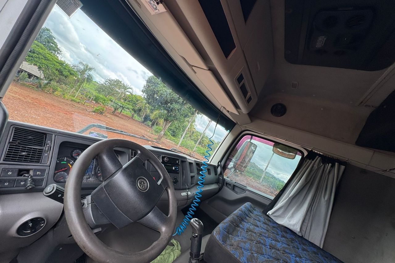 Volkswagen 31-330 E Constellation 6x4 - 14/15 7