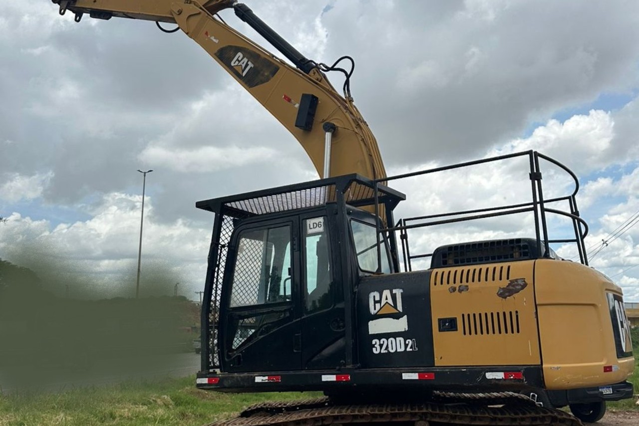 Caterpillar 320D2L - 14/14 4