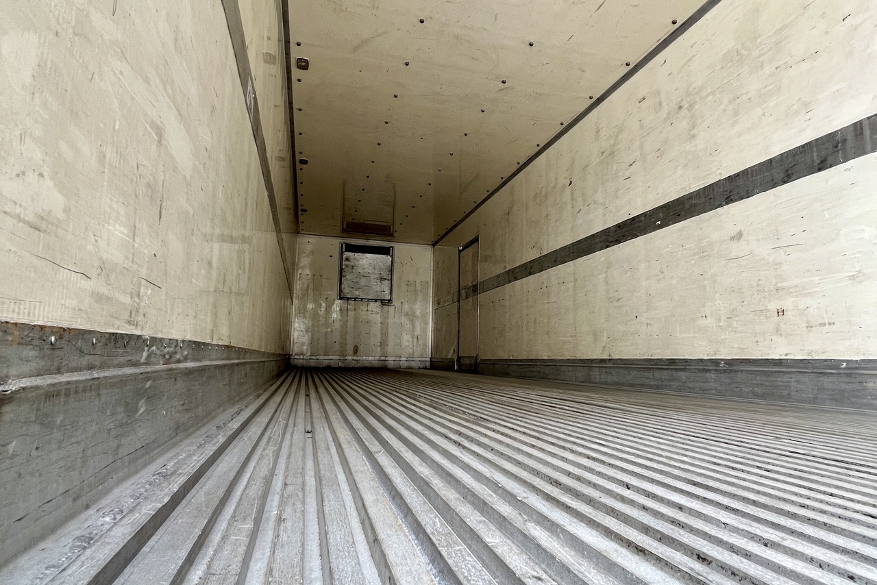 Volkswagen 30-330 Constellation 8x2 - 20/21 12