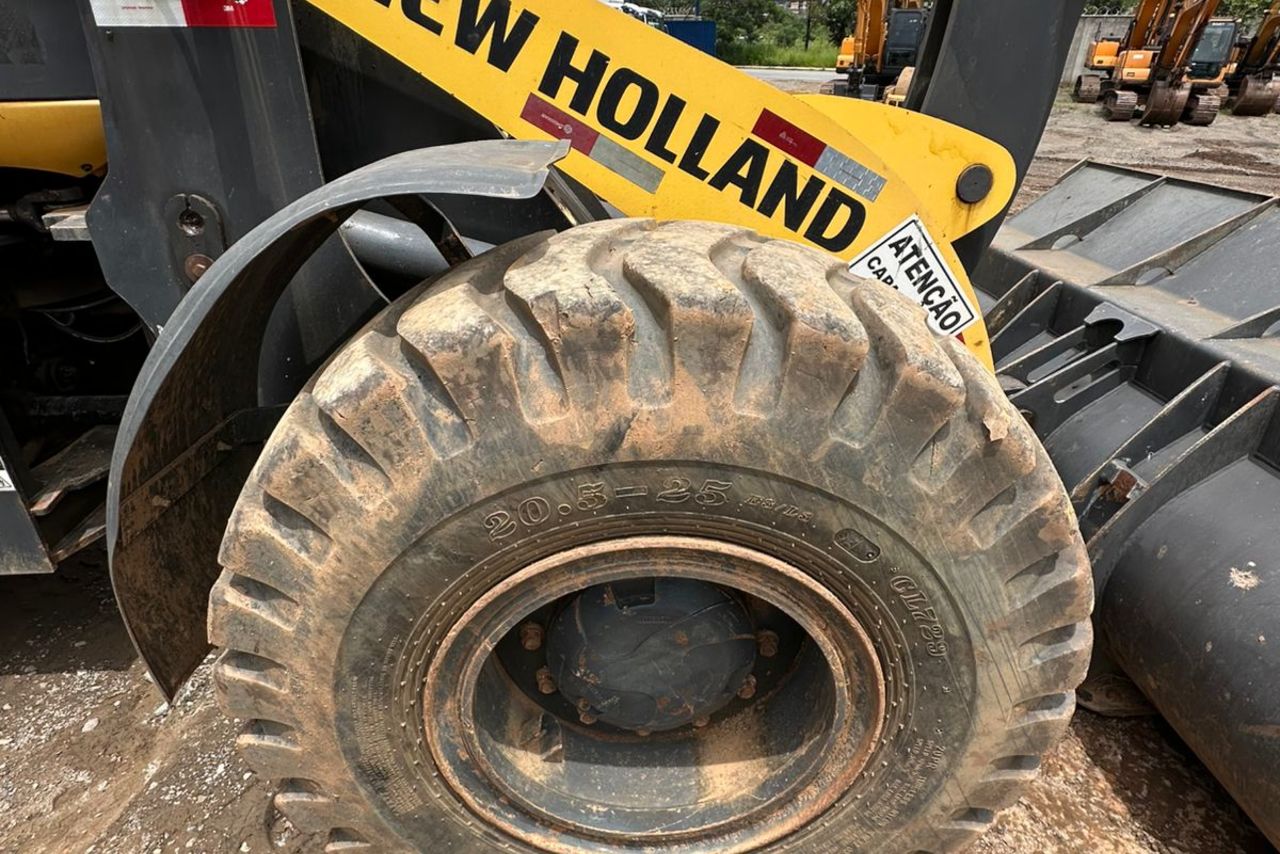 New Holland W130 - 21/21 5