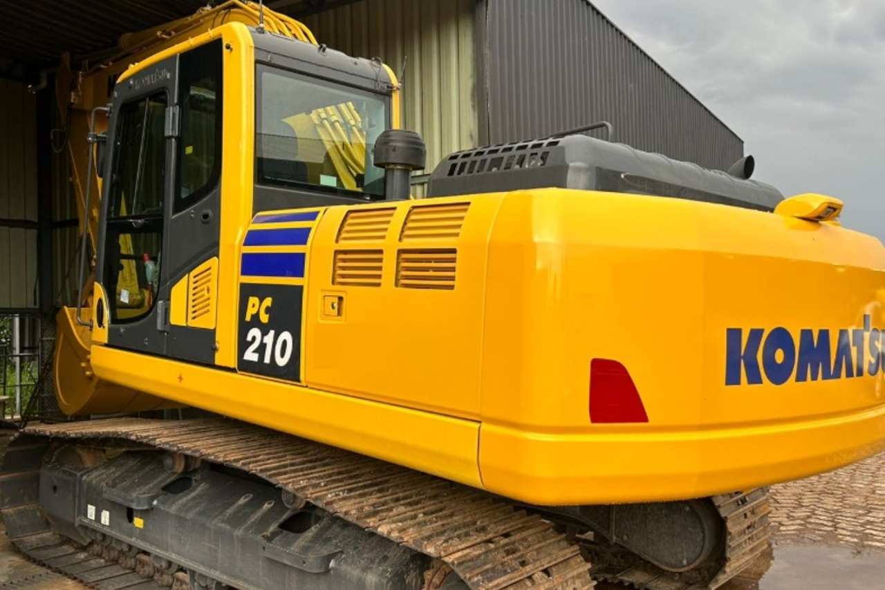 Komatsu PC210 - 22/23 2