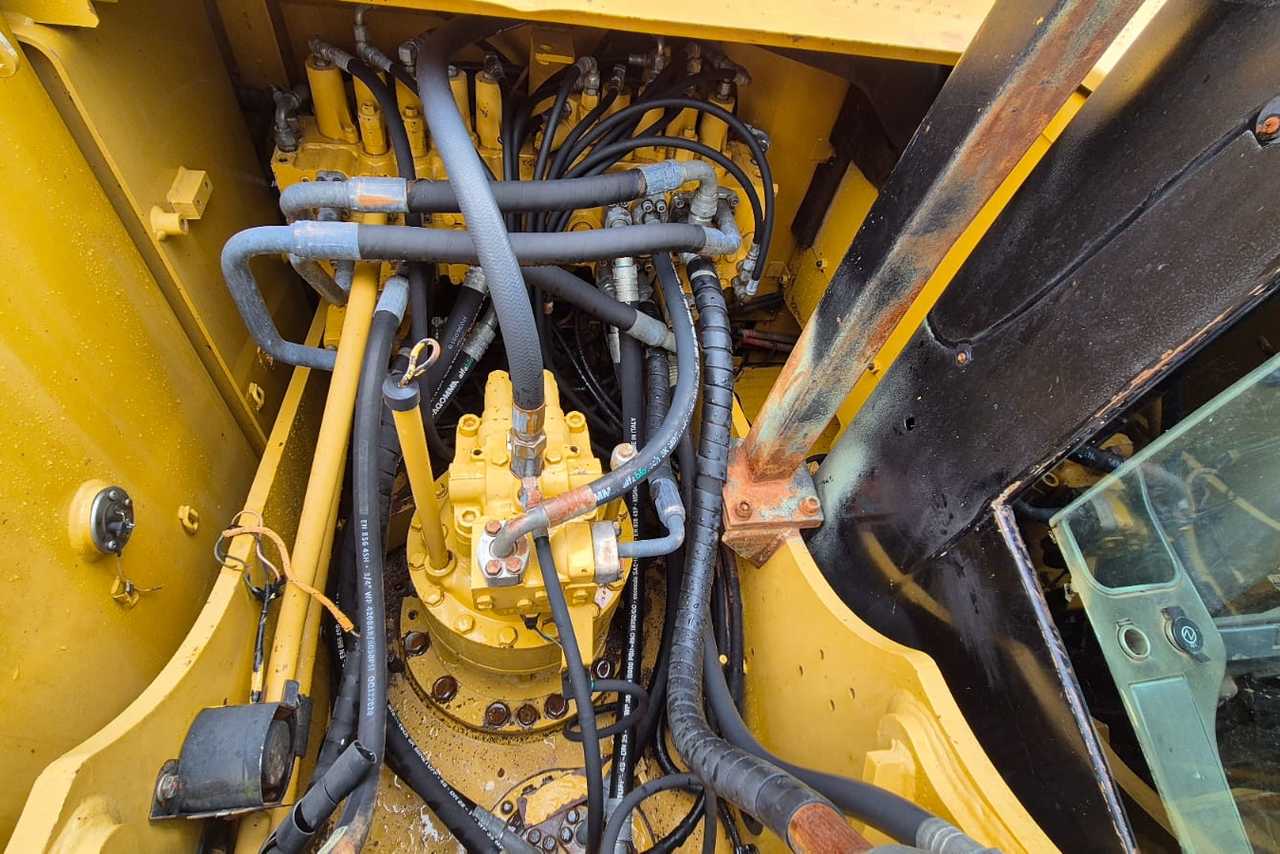 Caterpillar 320D2L - 14/14 13