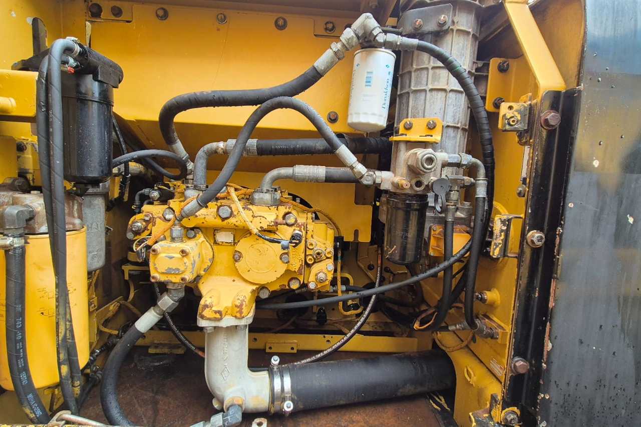 Caterpillar 320D2L - 14/14 17