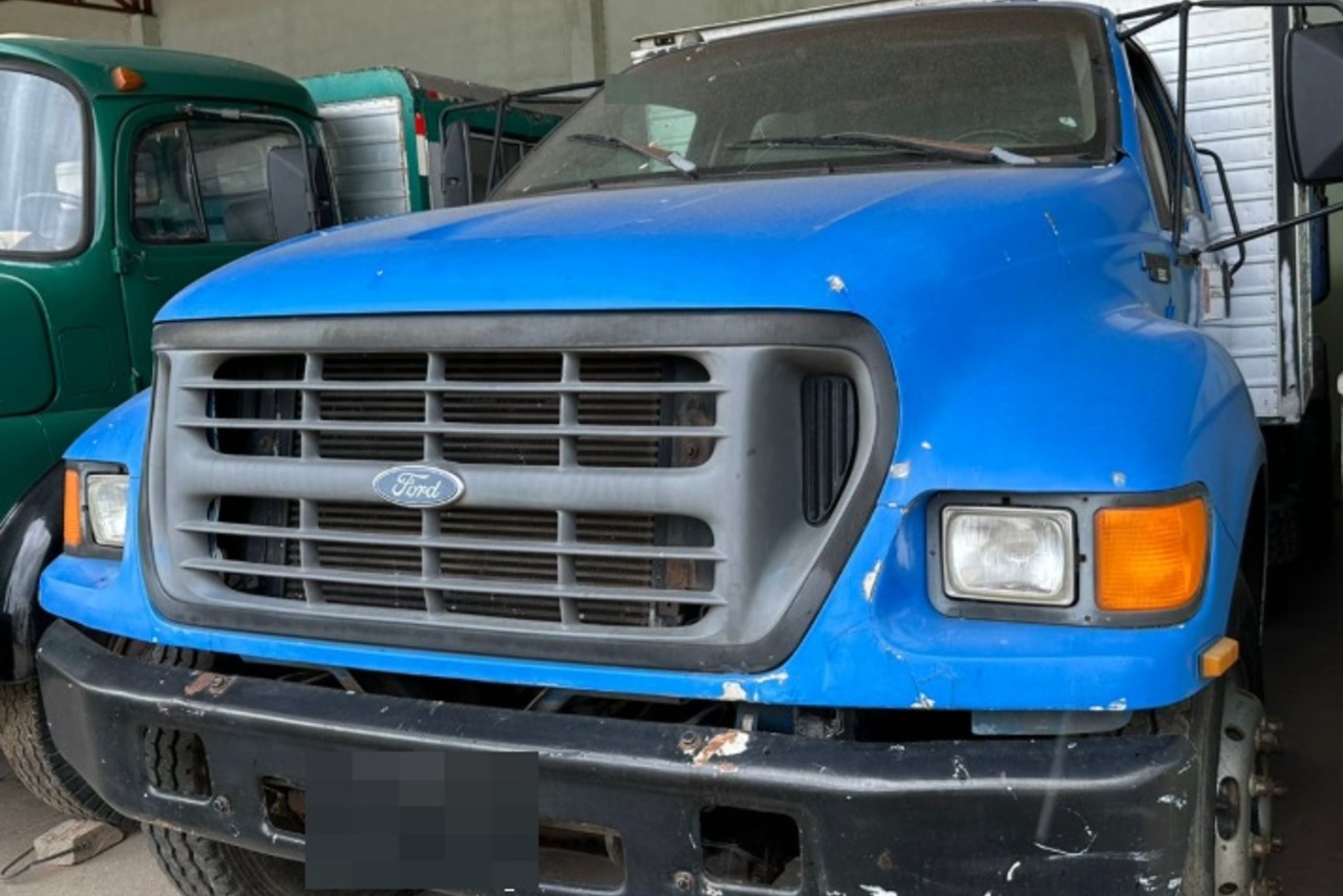 Ford F14000 - 99/99 2