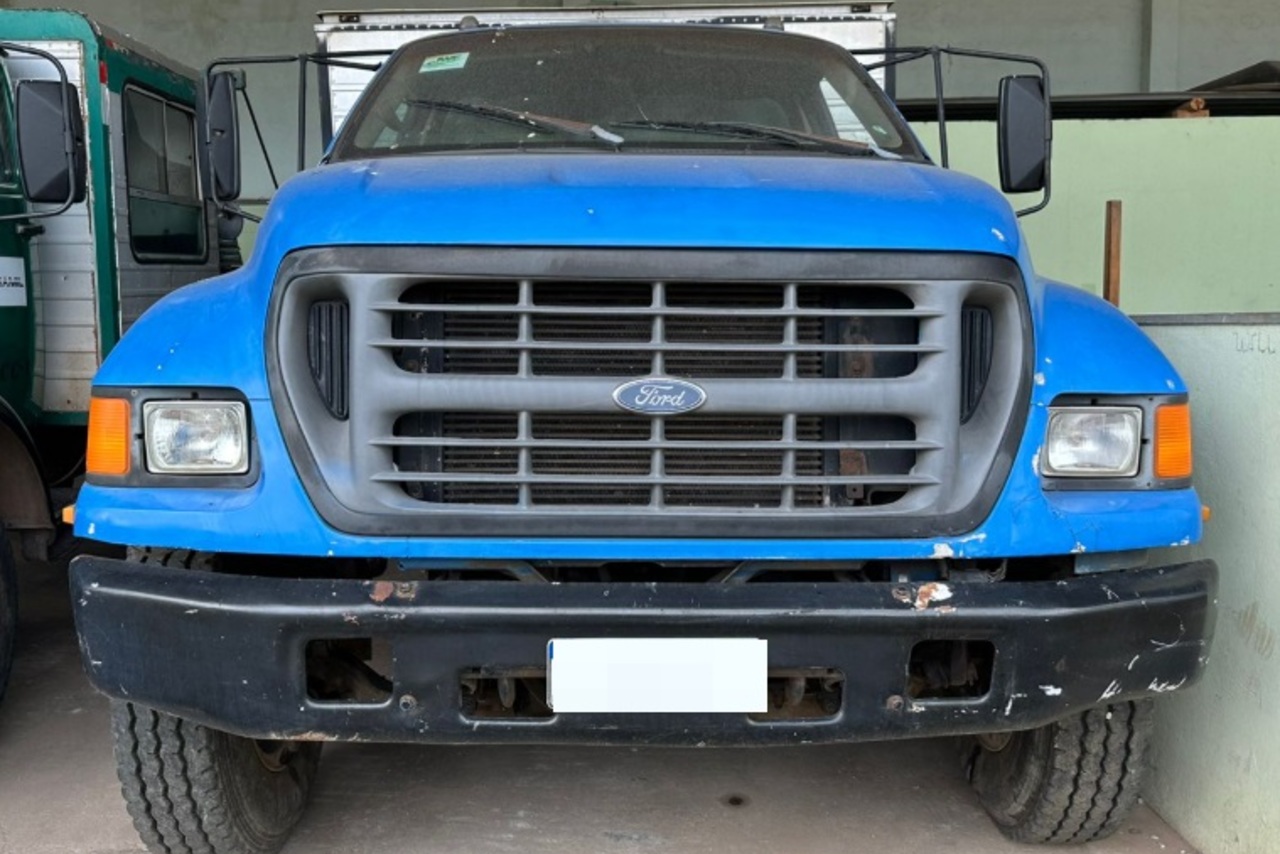Ford F14000 - 99/99 4