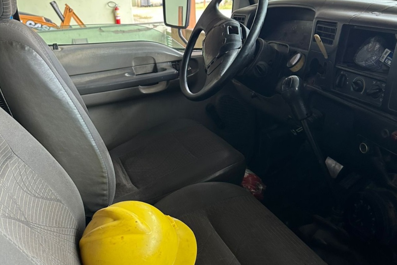 Ford F14000 - 99/99 11