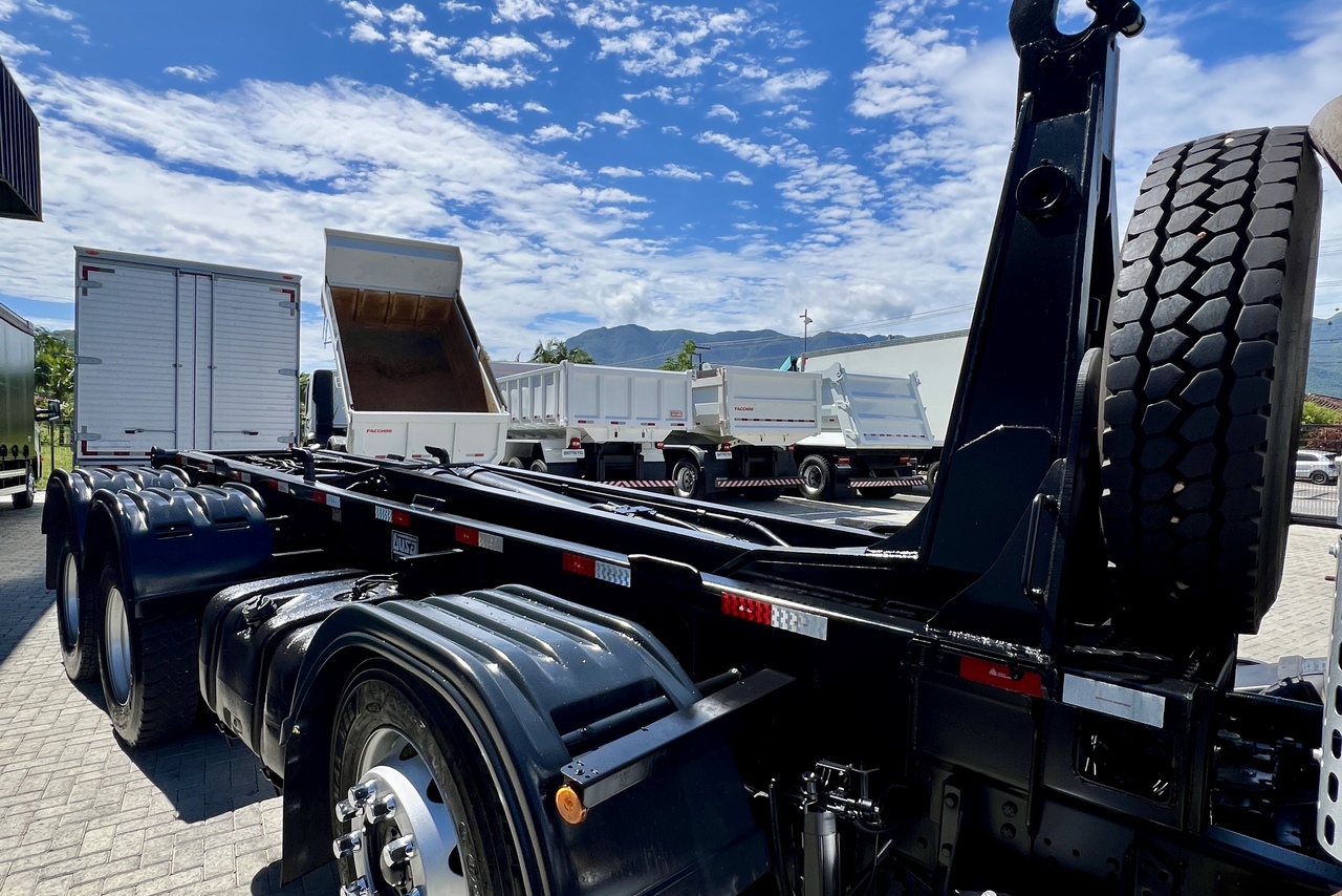 Volkswagen 26-260 8x4 4-Eixos - 22/23 2