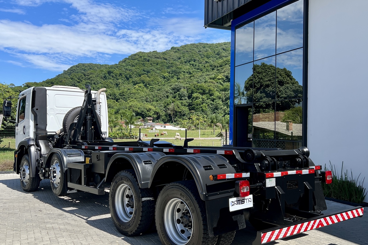 Volkswagen 26-260 8x4 4-Eixos - 22/23 4